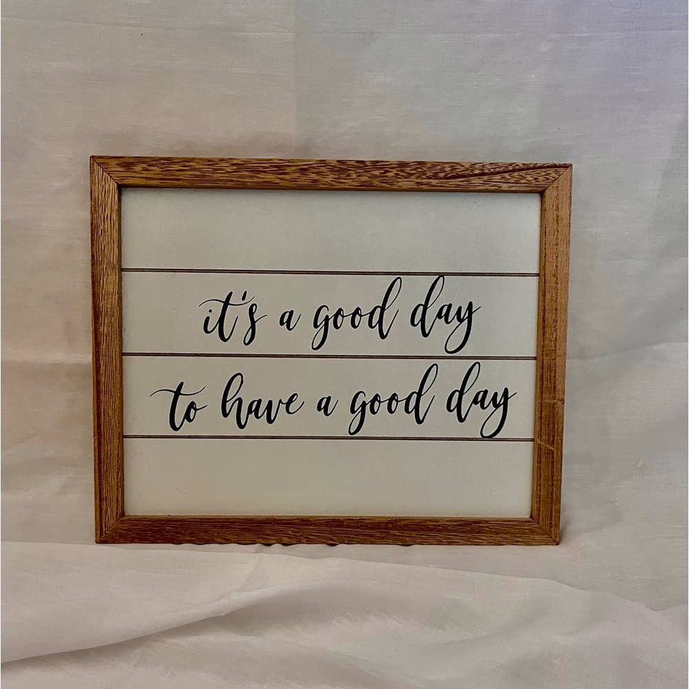 It’s a good day to have a good day hanging picture ☀️. - Picture 1 of 1